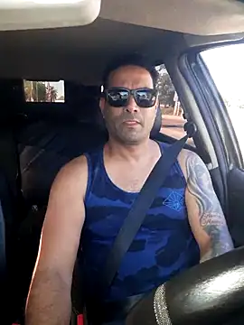 hecwil8 online show from November 26, 2025, 11:43 am