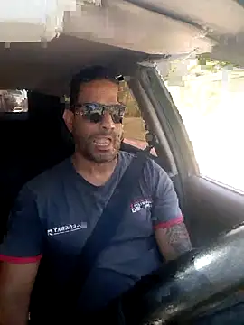 hecwil8 online show from December 3, 2025, 1:21 pm