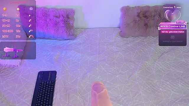 pauline golden1 online show from January 7, 2026, 3:55 am