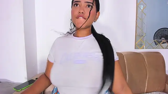 Snapshot of sharlot_evans_ chatting on March 21, 2026, 4:33 pm sharlot evans online show from March 21, 2026, 4:33 pm