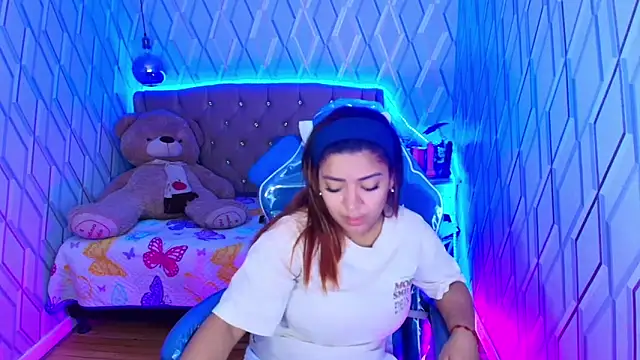 NicolleTaylor online show from October 23, 2025, 4:22 am