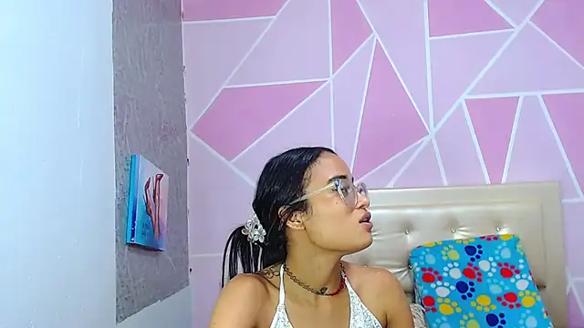AngeDrty online show from June 17, 2026, 2:33 am