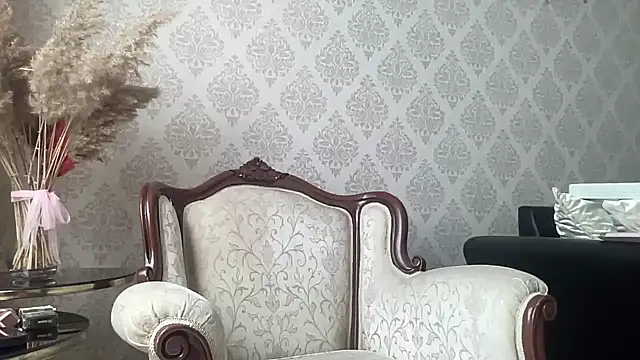 petitebeauty online show from September 15, 2025, 11:10 am