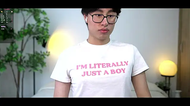 Snapshot of SrLuis18 chatting on March 10, 2026, 12:42 pm SrLuis18 online show from March 10, 2026, 12:42 pm