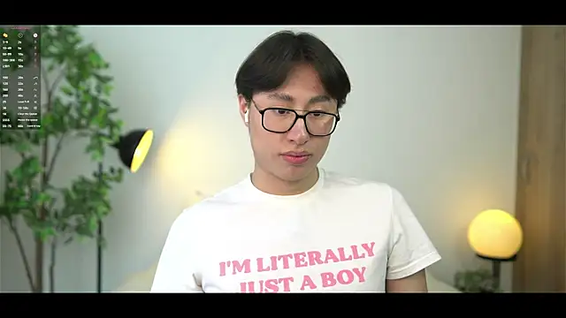 Snapshot of SrLuis18 chatting on February 6, 2026, 4:47 pm SrLuis18 online show from February 6, 2026, 4:47 pm