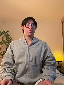 Snapshot of SrLuis18 chatting on March 18, 2026, 12:36 am SrLuis18 online show from March 18, 2026, 12:36 am