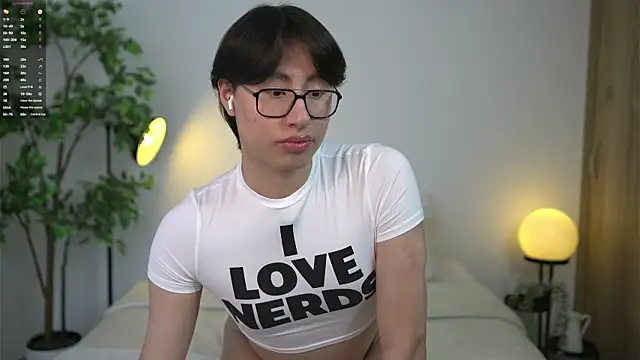 Snapshot of SrLuis18 chatting on March 21, 2026, 1:26 pm SrLuis18 online show from March 21, 2026, 1:26 pm