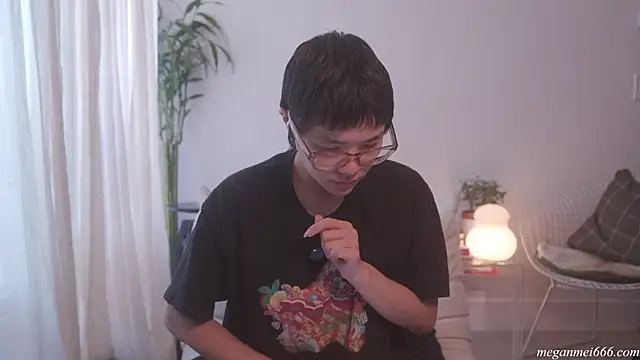meganmei666 online show from April 23, 2026, 4:52 pm