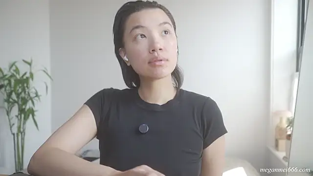 meganmei666 online show from July 31, 2026, 3:42 pm