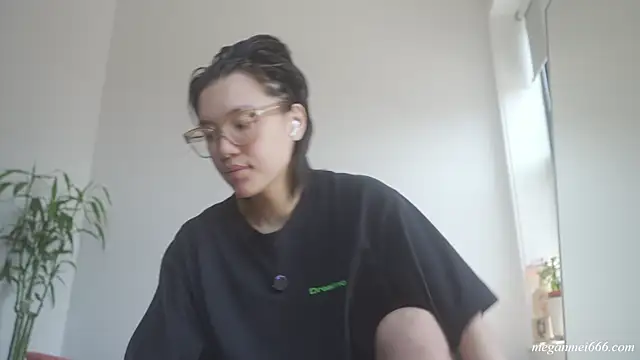 meganmei666 online show from July 26, 2026, 4:25 pm