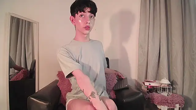 lyamthommpson online show from February 10, 2025, 1:46 am