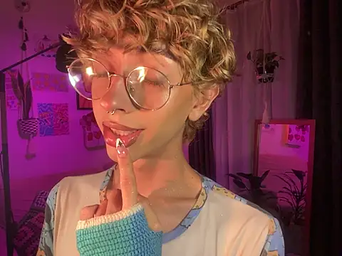 lyamthommpson online show from February 28, 2026, 3:50 am