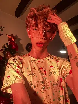 lyamthommpson online show from December 15, 2025, 7:41 pm