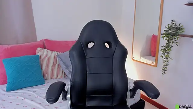 april  stone online show from November 20, 2025, 7:36 pm