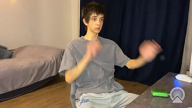 Snapshot of yoy_dee_oh chatting on December 17, 2025, 1:49 pm yoy dee oh online show from December 17, 2025, 1:49 pm