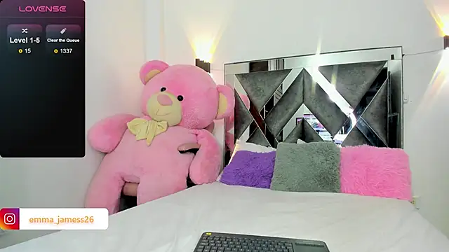 Emma jamess online show from February 4, 2025, 10:24 pm