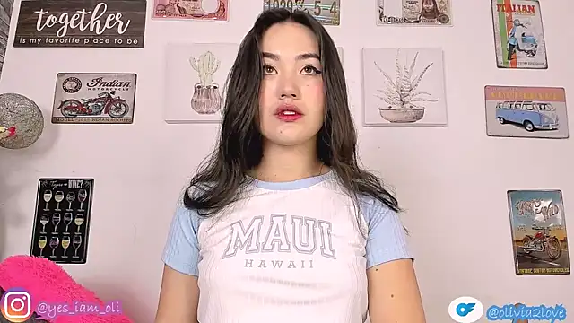 olivia22love online show from November 5, 2025, 12:08 pm