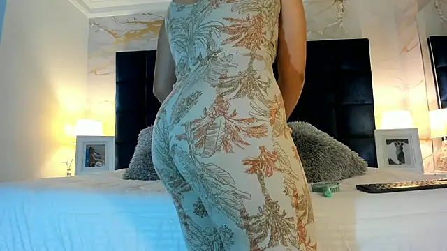 EVELIN MASON online show from October 2, 2025, 7:50 pm