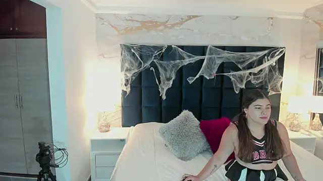 EVELIN MASON online show from October 16, 2025, 7:33 pm