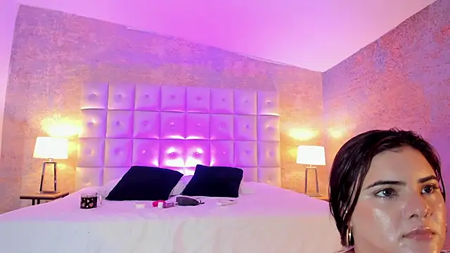 EVELIN MASON online show from September 18, 2025, 9:18 pm