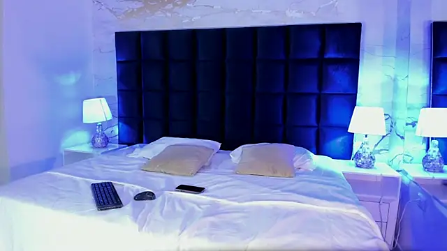 EVELIN MASON online show from September 24, 2025, 8:04 pm