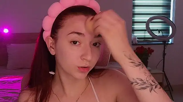 YasmineWest online show from May 7, 2026, 12:48 am