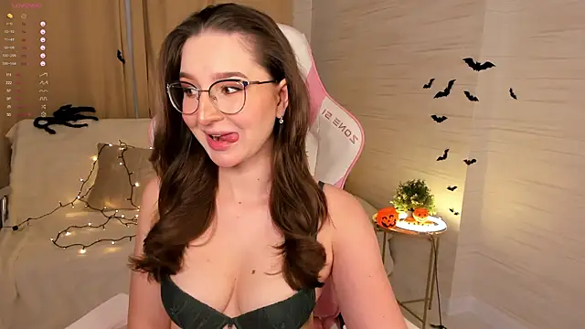 AnnikaAllison online show from October 9, 2025, 1:22 pm