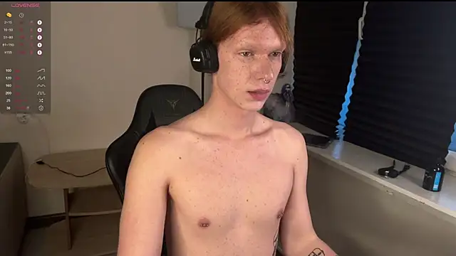 carthylovvve online show from November 28, 2025, 1:55 pm