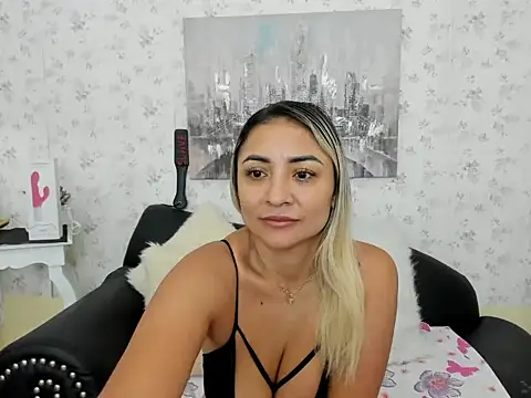 milf bigass  online show from February 16, 2026, 12:37 pm