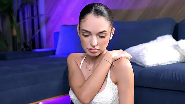 EsmeAinsley online show from September 25, 2025, 11:55 pm