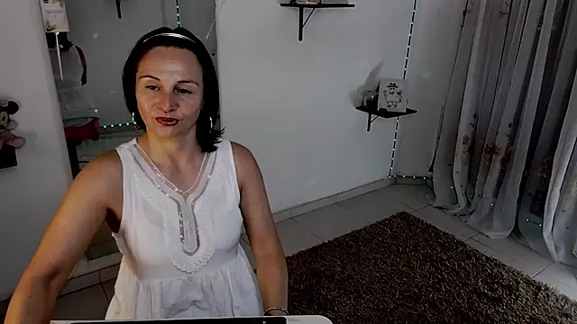 lollita 23  online show from December 2, 2025, 7:37 pm