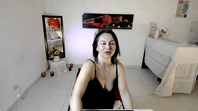 lollita 23  online show from June 15, 2026, 7:02 pm