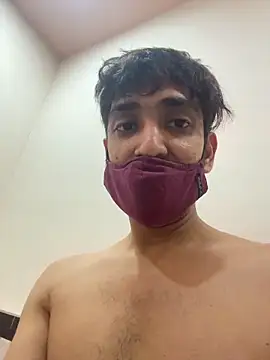 Snapshot of hornyguy271192 chatting on February 8, 2026, 10:02 am hornyguy271192 online show from February 8, 2026, 10:02 am