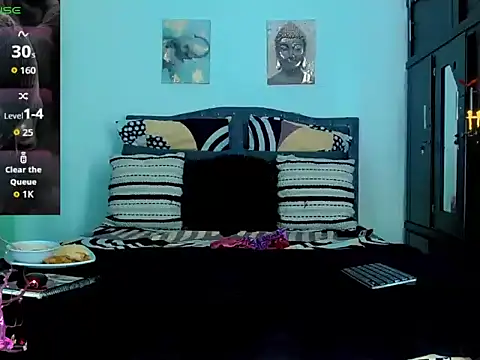 Liamscott  online show from October 12, 2025, 8:32 pm