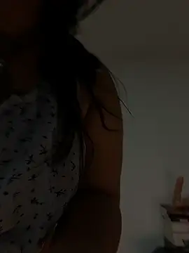 JulianaCastillo online show from November 9, 2025, 9:13 am