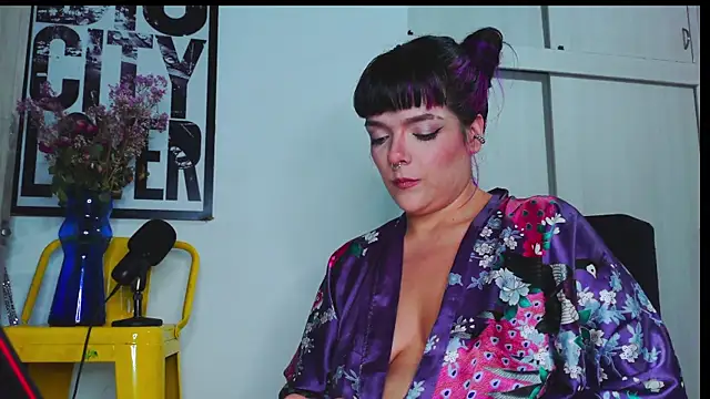 purple em69 online show from May 6, 2026, 5:44 am