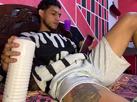 Snapshot of tanned_boy chatting on April 6, 2026, 3:13 pm tanned boy online show from April 6, 2026, 3:13 pm