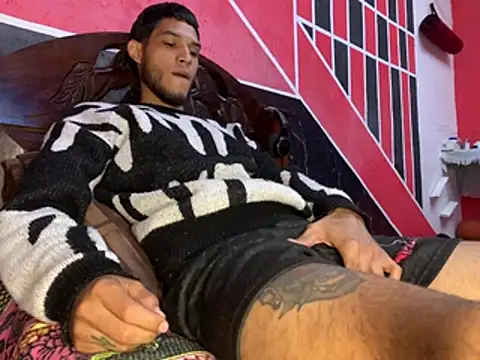 Snapshot of tanned_boy chatting on March 27, 2026, 2:07 pm tanned boy online show from March 27, 2026, 2:07 pm