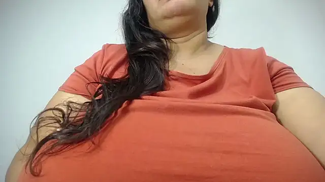 CrushOnMe  online show from August 5, 2026, 5:01 am