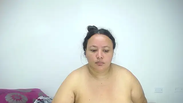 CrushOnMe  online show from June 23, 2026, 9:18 am