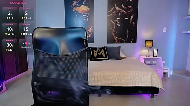 JasmineCampbell  online show from October 15, 2025, 8:28 pm