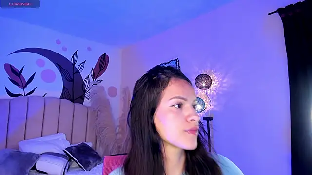 katherin smith  online show from February 5, 2025, 6:37 pm