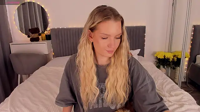 CassieRayss online show from June 2, 2026, 11:43 am