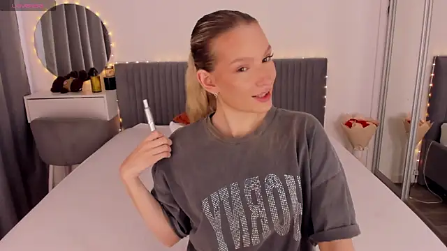 CassieRayss online show from June 3, 2026, 11:55 am
