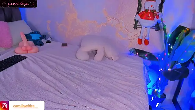 camilawhite   online show from December 13, 2025, 8:04 pm