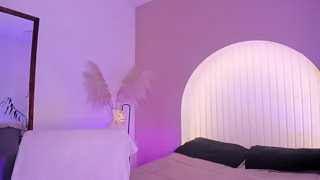 martina duque  online show from March 18, 2026, 5:14 pm