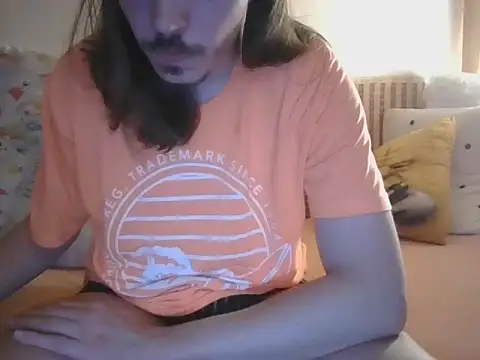 Snapshot of Davideksexy chatting on February 18, 2026, 7:21 pm Davideksexy online show from February 18, 2026, 7:21 pm