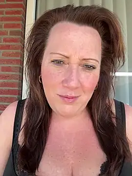 xsexycurvymilf online show from March 7, 2025, 12:12 pm