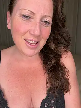 xsexycurvymilf online show from May 6, 2026, 3:05 pm