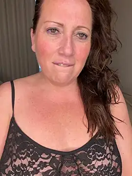xsexycurvymilf online show from April 20, 2026, 2:29 pm